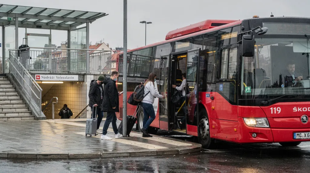 Prague airport to city — every option compared