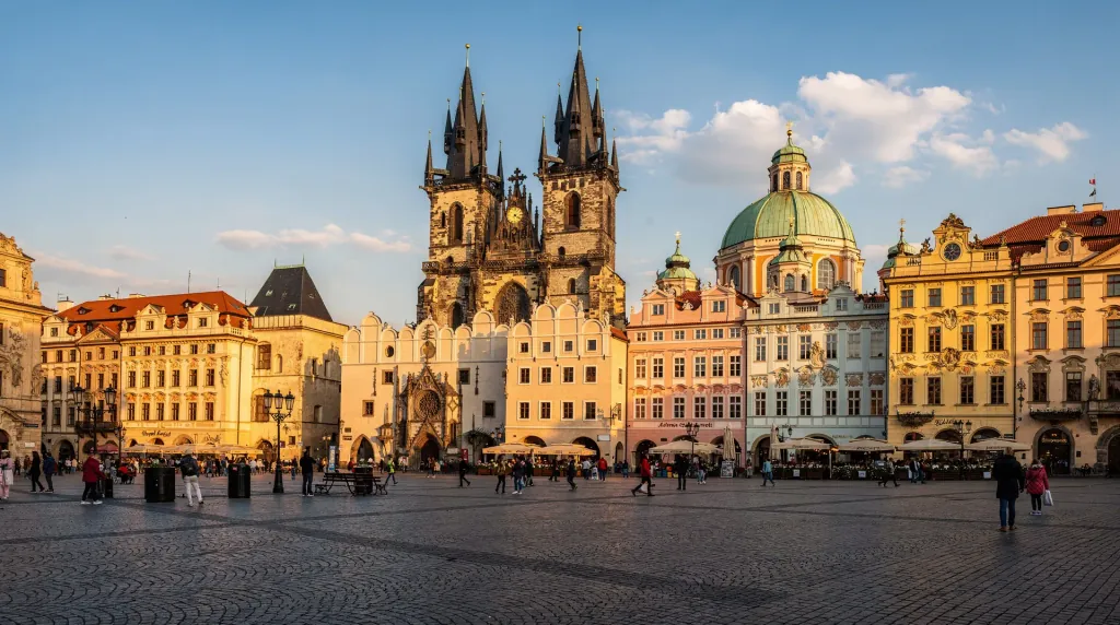 Old Town Square — Astronomical Clock, Týn Cathedral, and what to skip