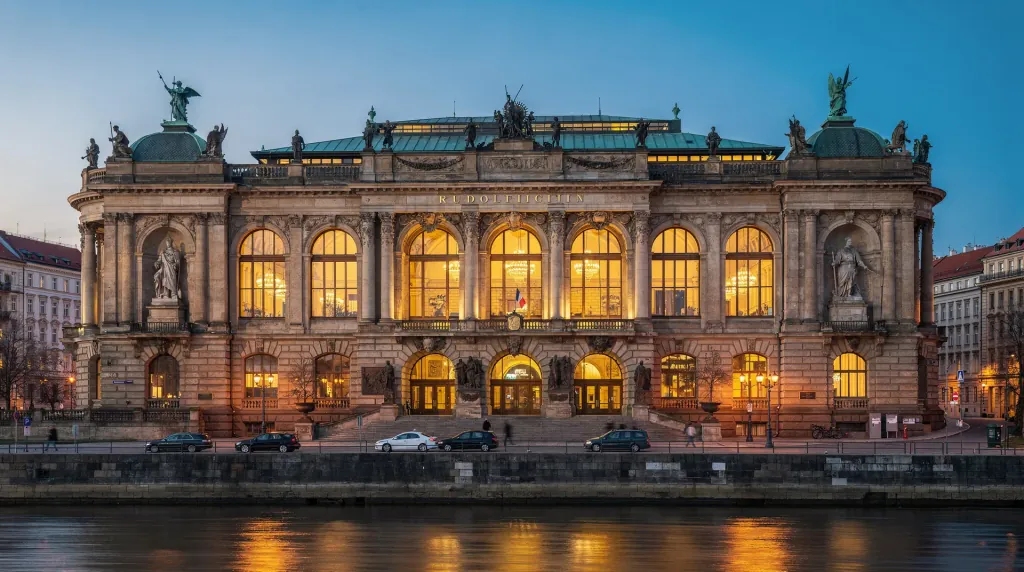 Rudolfinum Prague — Czech Philharmonic, Dvořák Hall, and gallery visits